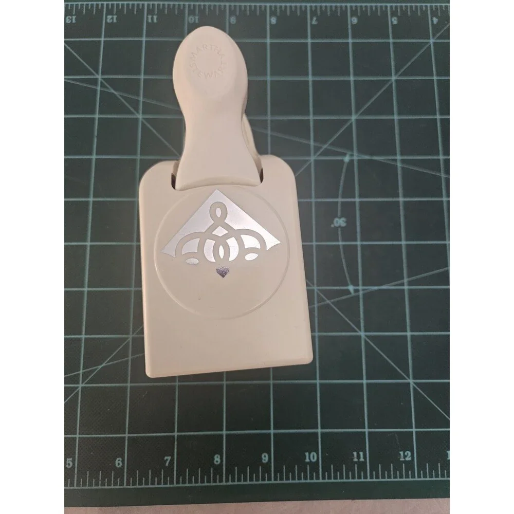 Martha Stewart Crafts Corner Punch Border